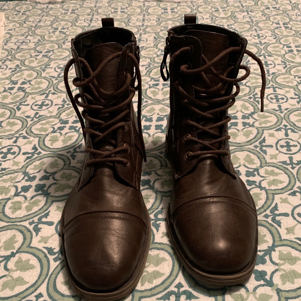 Kohl’s Mens Captoe side zip brown boot